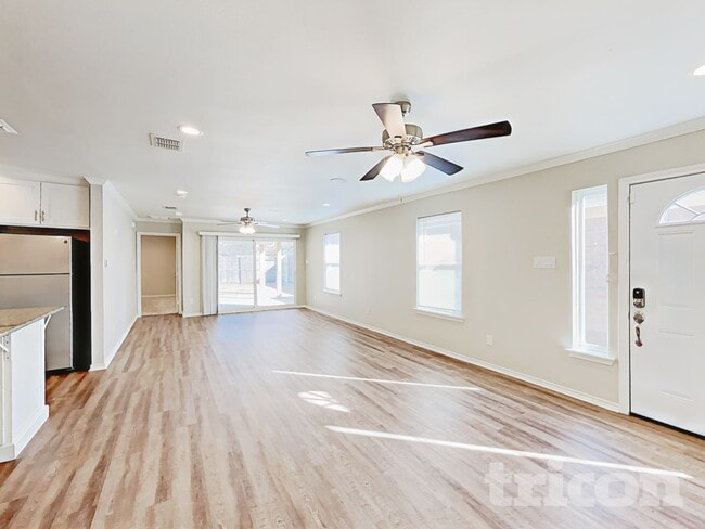 10628 Lone Pine Ln, Fort Worth, TX 76108 - photo 3