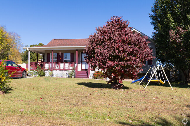 Bungalow style home in Albertson/Bell.