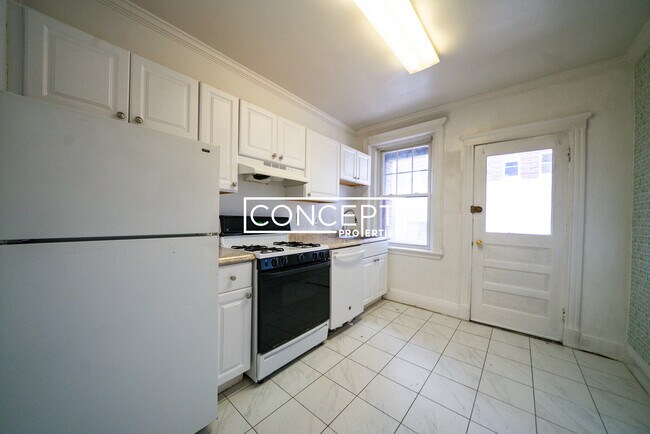 58 Selkirk Rd unit 4, Brighton, MA 02135 - photo 4