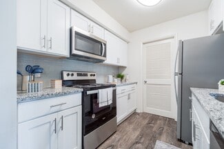 800 Falcon Dr, Absecon, NJ 08201