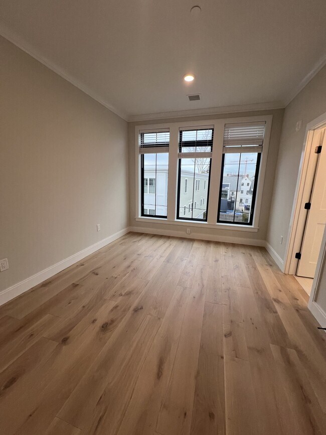 5 Adamson St unit 3, Boston, MA 02134 - photo 7