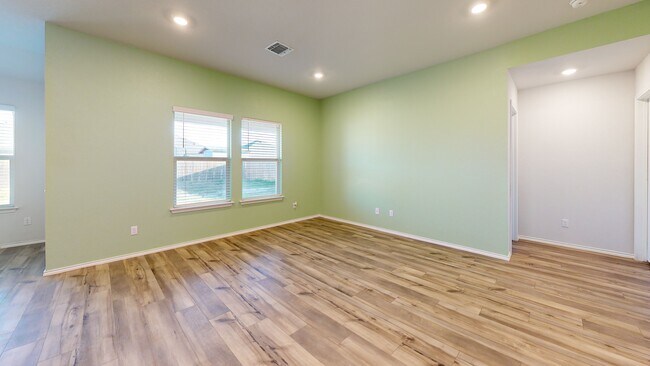 144 Willers Rd, Jarrell, TX 76537 - photo 3