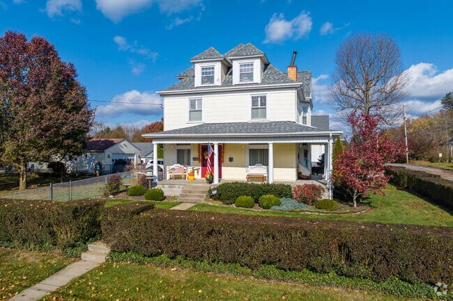 Homes with plenty of indoor and outdoor space are found throughout Patterson Heights.