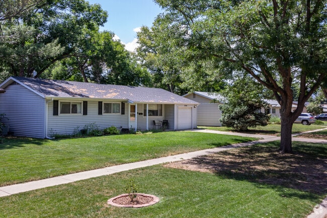 Rows of ranch houses line the streets of Venetian Village.