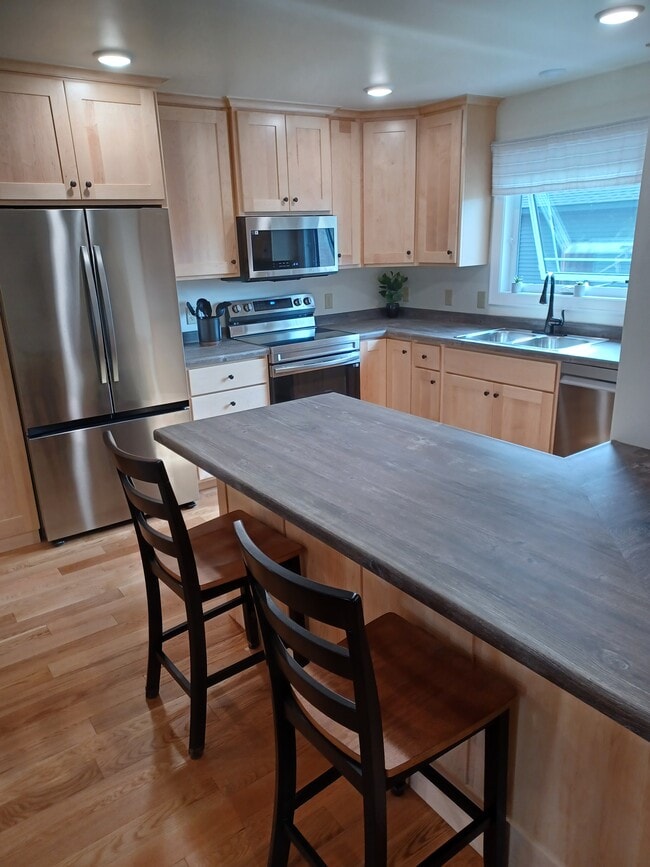 512 Farnam St unit 512 Farnam, La Crosse, WI 54601 - photo 2