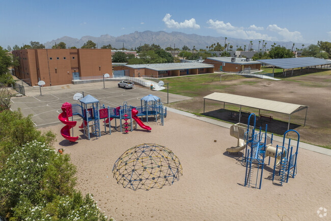 Nash Elementary, Playground