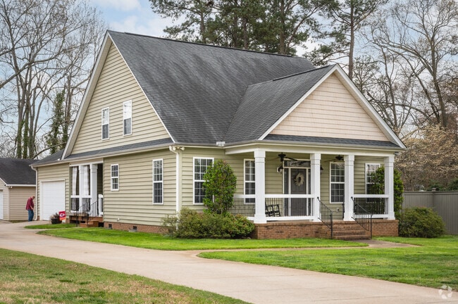 An example of a simple two-story home in Fountain Inn.