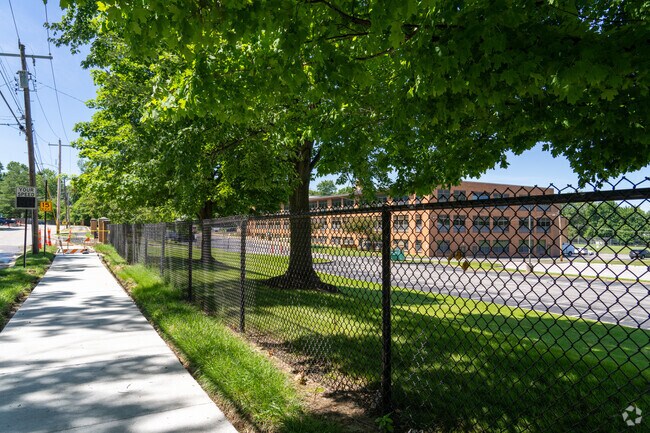 Students can walk to Kratz Elementary School along shaded sidewalks.