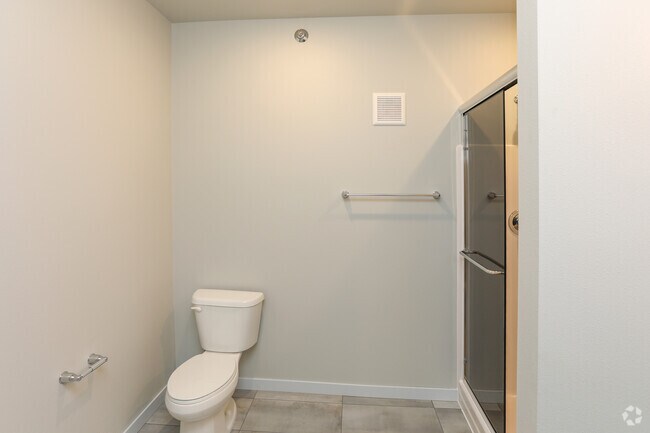 1BR, 1BA - 649 SF