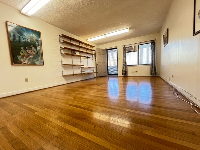 1014 Kapahulu Ave unit 220, Honolulu, HI 96816 - photo 2