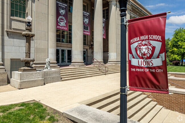 Peoria High School offers plenty of AP and Honors courses.