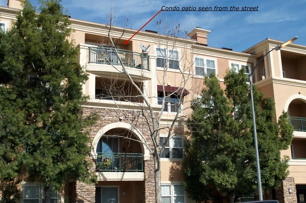 View of the condo from the screet