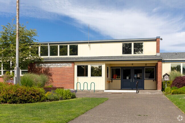 Northlake Elementary has a C rating from Niche.