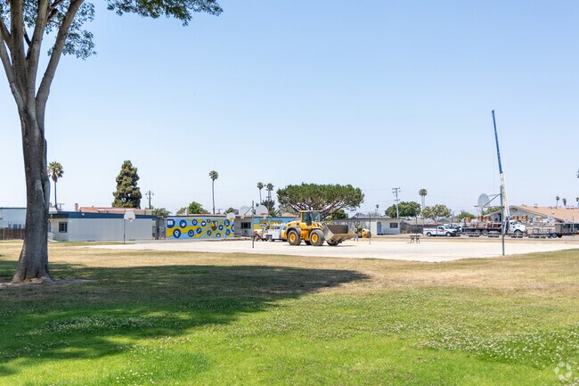 Tunnell (Martin Luther) Elementary School.