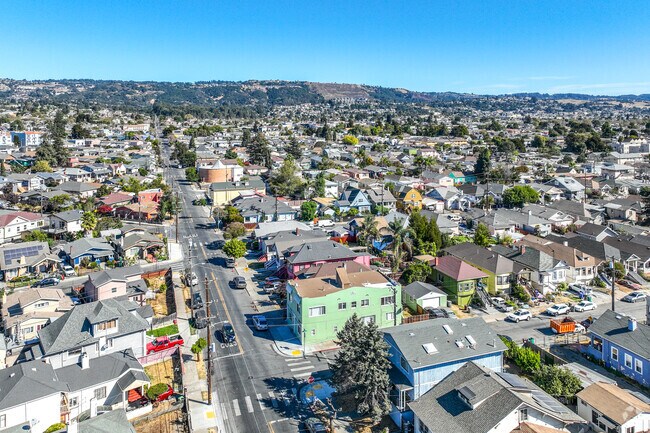 Wentworth Holland is known for early 1900s houses and slightly rolling streets.