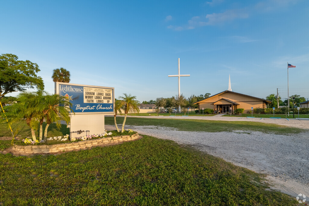Welcome to Lighthouse Baptist Academy in Goldenrod.