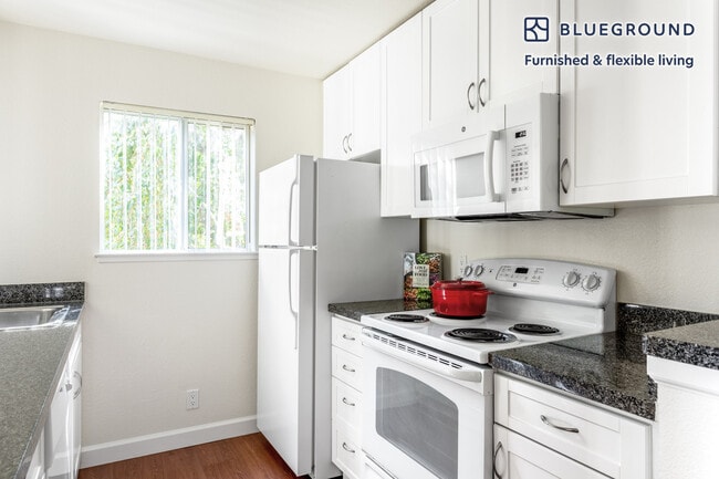 900 Pepper Tree Ln unit FL2-ID362, Santa Clara, CA 95051 - photo 6