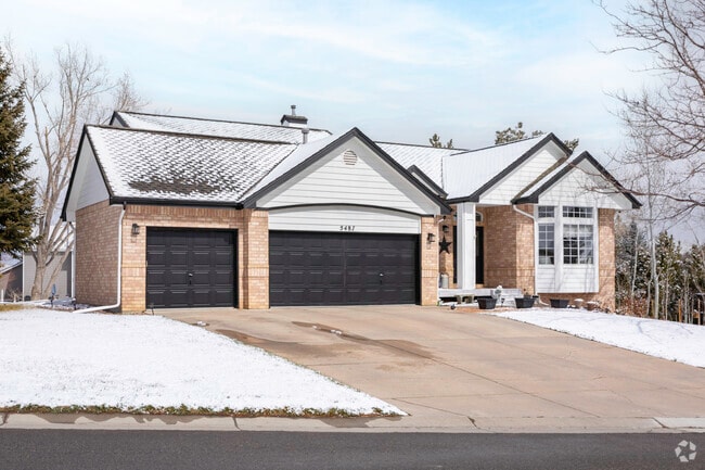 A handful of ranch homes can be spotted in Belleview Acres.
