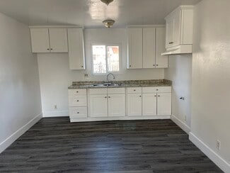 947 E 106th St, Los Angeles, CA 90002