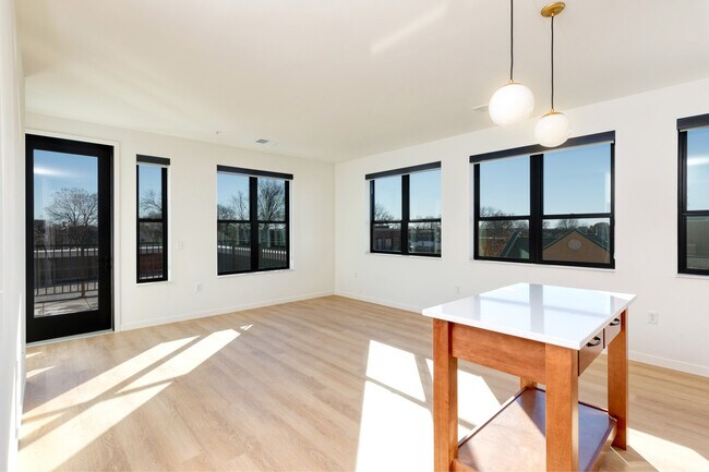 Irwin North, Madison, WI 53703 - photo 5