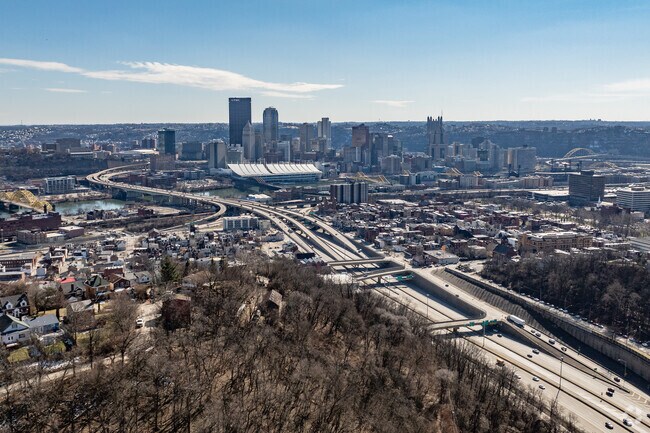 Spring Hill City View Residents have easy access to downtown using I-279.