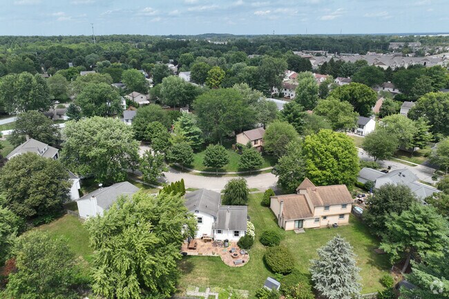 Olentangy High Bluffs is the perfect place to live for a peaceful setting and many amenities.