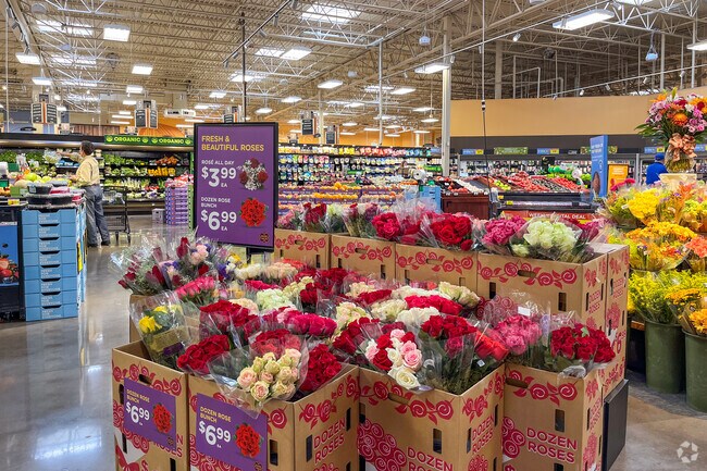 Residents of Melrose-Oakpark can buy fresh produce at Kroger.