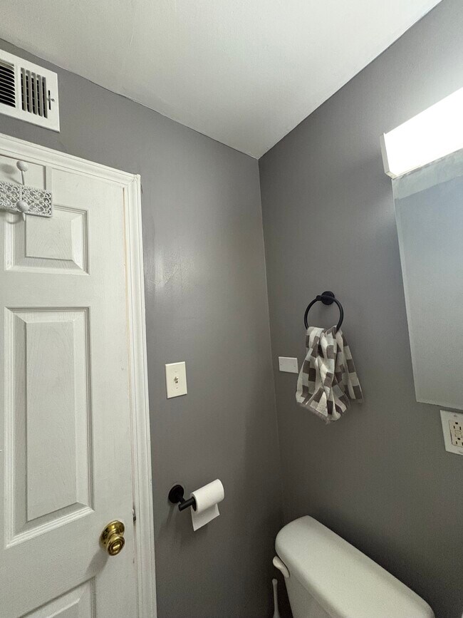 129 Elmwood Ave unit 2S, Evanston, IL 60202 - photo 5