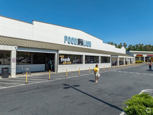 Beatties Ford-Trinity locals enjoy Food Lion and other chain retailers for groceries and more.