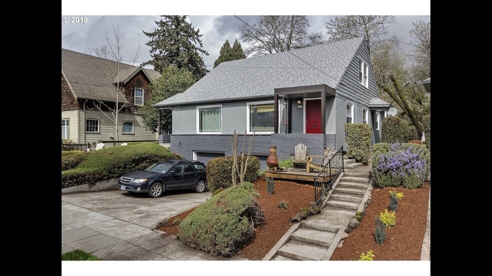 Charming Close-In NE Mid-Century 2 bed/ 1 bath