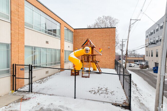 Mount Zion Temple serves students from pre-school to 12th grade.