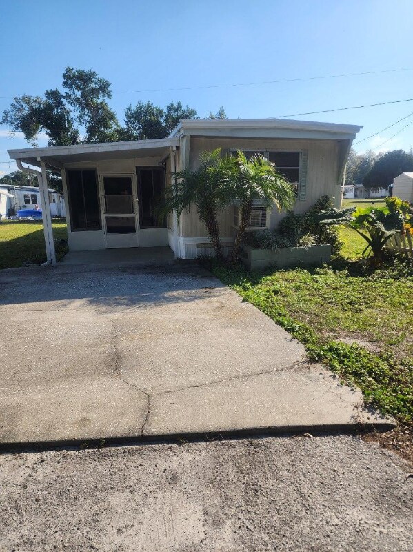 38748 Calumet Ave, Zephyrhylls, FL 35542 - photo 1