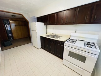 335 Hemlock Dr, Moon Twp, PA 15108