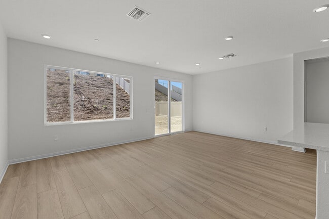 4764 Sicily Dr, Lake Elsinore, CA 92530 - photo 2