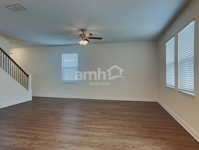 7916 Stumble Journey Ln, Tampa, FL 33619 - photo 5