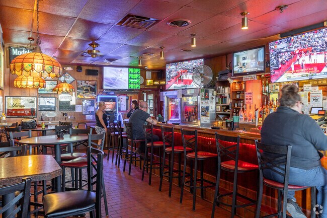 Chuck & Irene’s in Hessville offers craft beer and Tiffany lamps in a venue open since 1959.