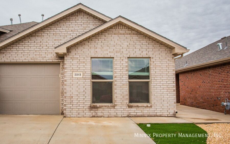 2118 N Avenue J, Lubbock, TX 79403 - photo 1