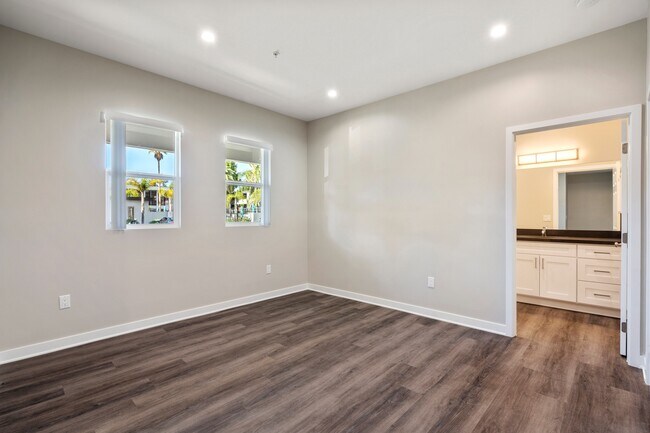 Arrive at the Retreat, Thousand Oaks, CA 91360 - photo 3