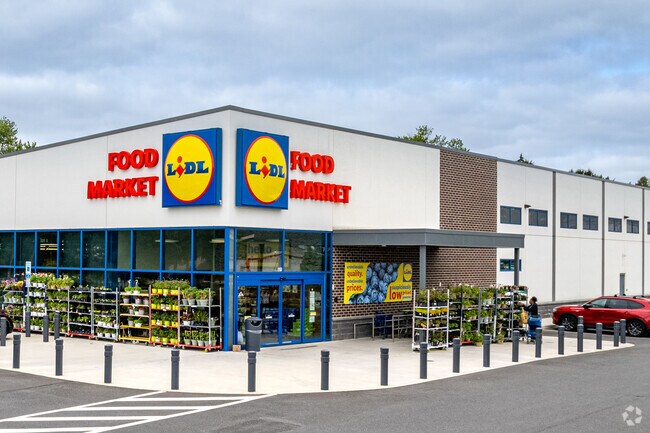 Lidl is one of the grocery options in Cinniminson.