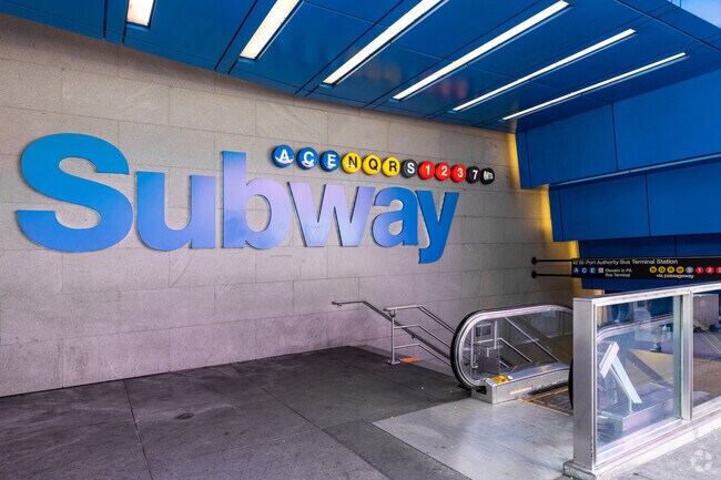 Multiple trains give access to Manhattan.