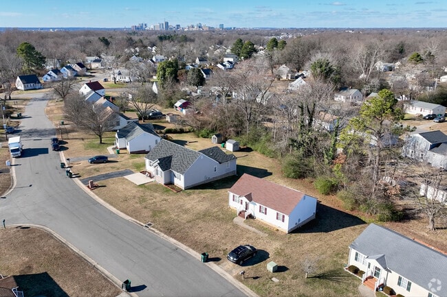 Small cottages and ranches dot the quiet streets of Montrose.