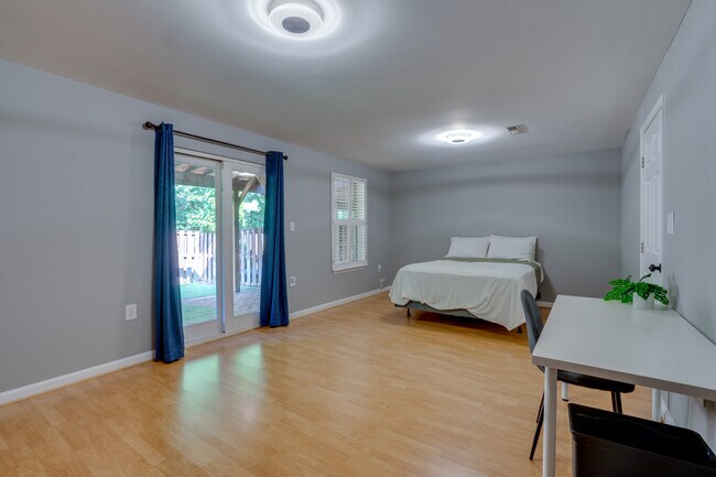 13032 Limestone Ct unit Basement Suite, Clifton, VA 20124 - photo 6