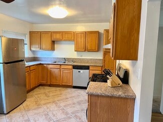 5851 Woodman Ave Unit 4, Van Nuys, CA 91401