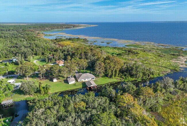 Highlands Park Estates is a beautiful suburban area with canals leading to Lake Istokpoga.