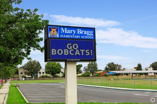 Mary Bragg Elementary School welcomes young students of the Cerritos neighborhood.