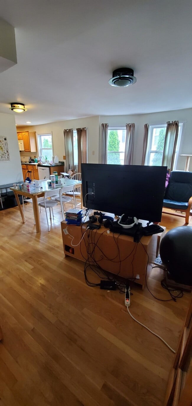 14 Underwood Park Unit 2, Waltham, MA 02453