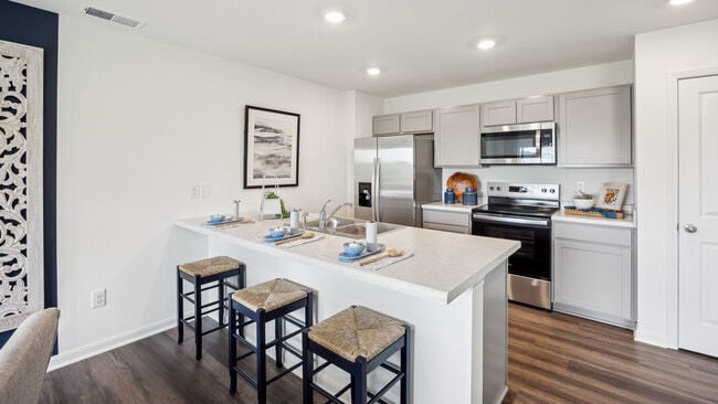 800 Hailey Dr unit 36206378, Jeffersonville, IN 47130 - photo 3