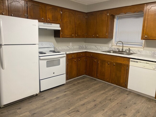 919 Rushmeade Rd unit L, Jackson, TN 38305 - photo 2