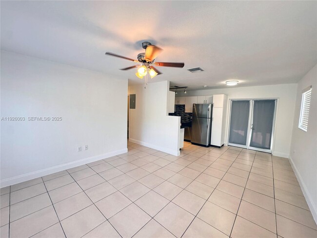 1400 N 70th Way, Hollywood, FL 33024 - photo 4