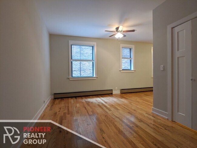 633 W Barry Ave unit 1, Chicago, IL 60657 - photo 5